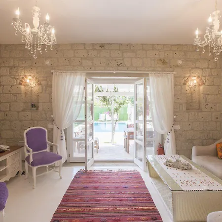 Hotel Alaroof 2*