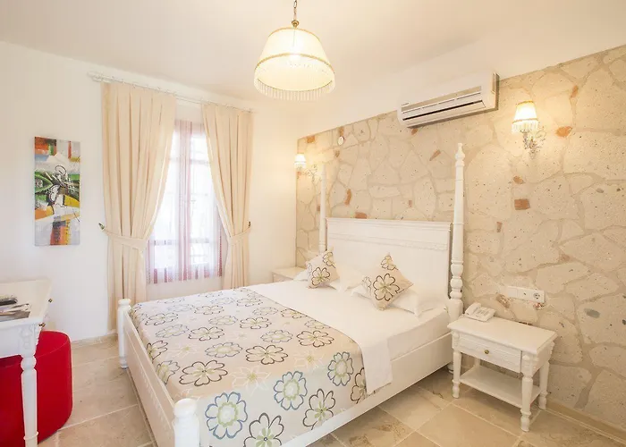 Alaroof Hotel 2*