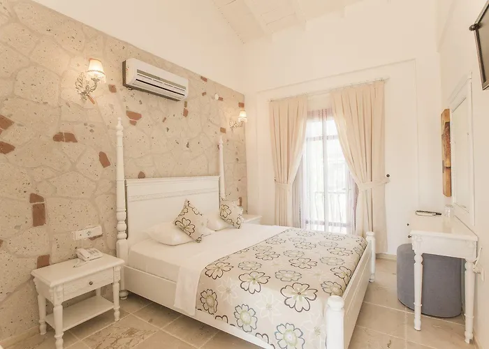 Hotel Alaroof 2*