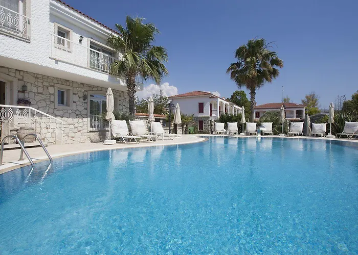 Alaroof Hotel 2*