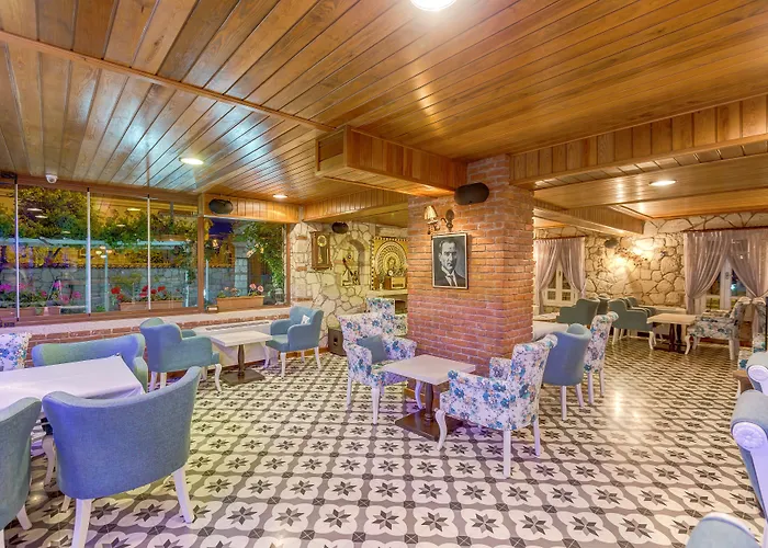Hotel Alaroof