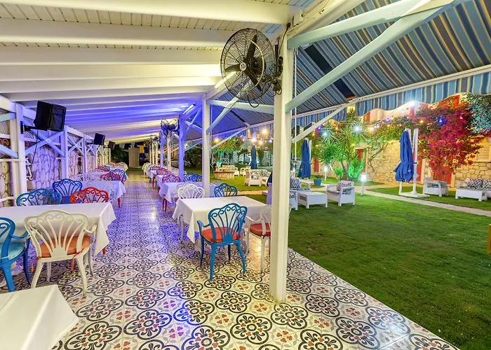 מלון Alaroof אלאקאטי