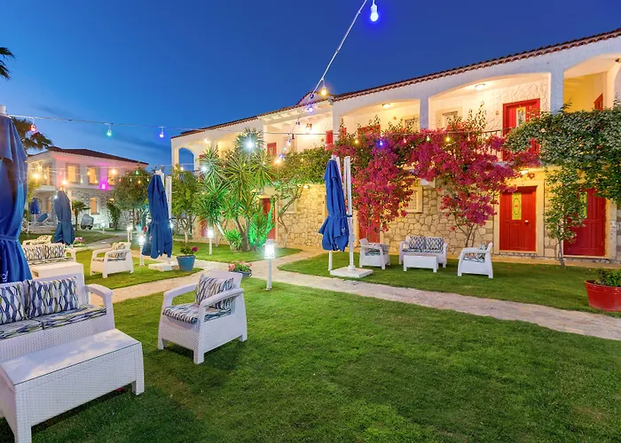 Alaroof Hotel 2*