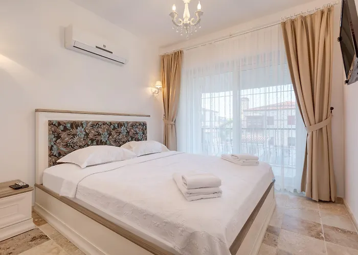 Alaroof Hotel