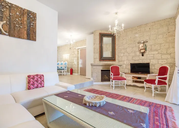 Alaroof מלון אלאקאטי