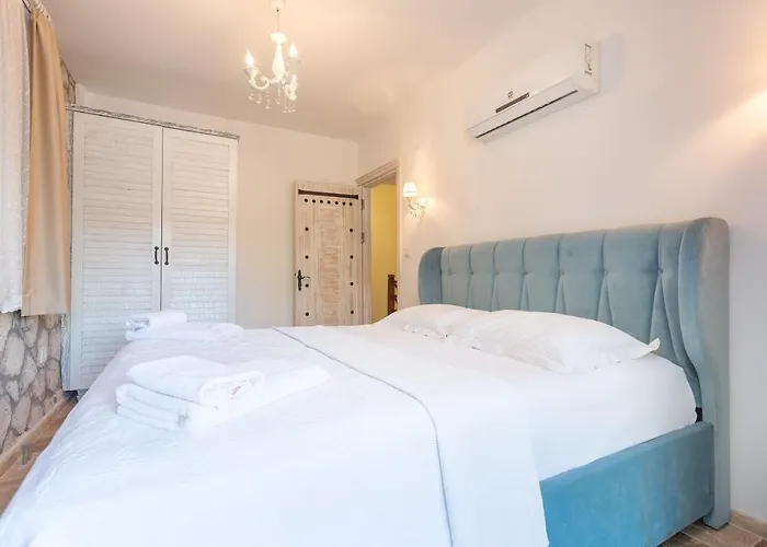 Alaroof Hotel 2*