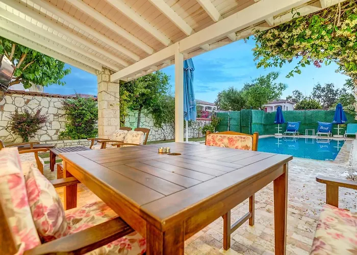 Отель Alaroof 2*