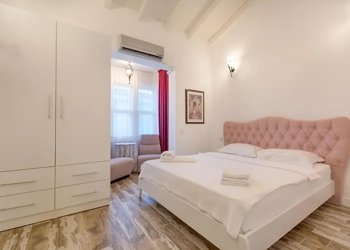 Hotel Alaroof